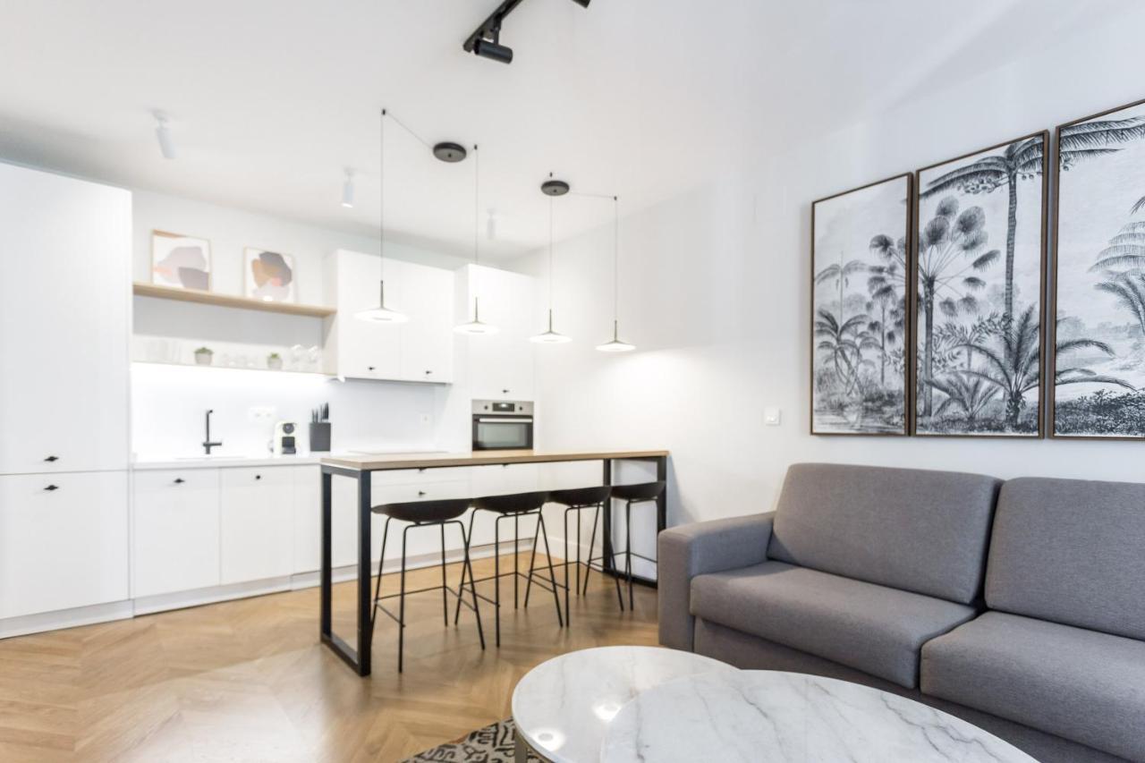 Eleven Real De La Carreteria, By Homing U Appartement